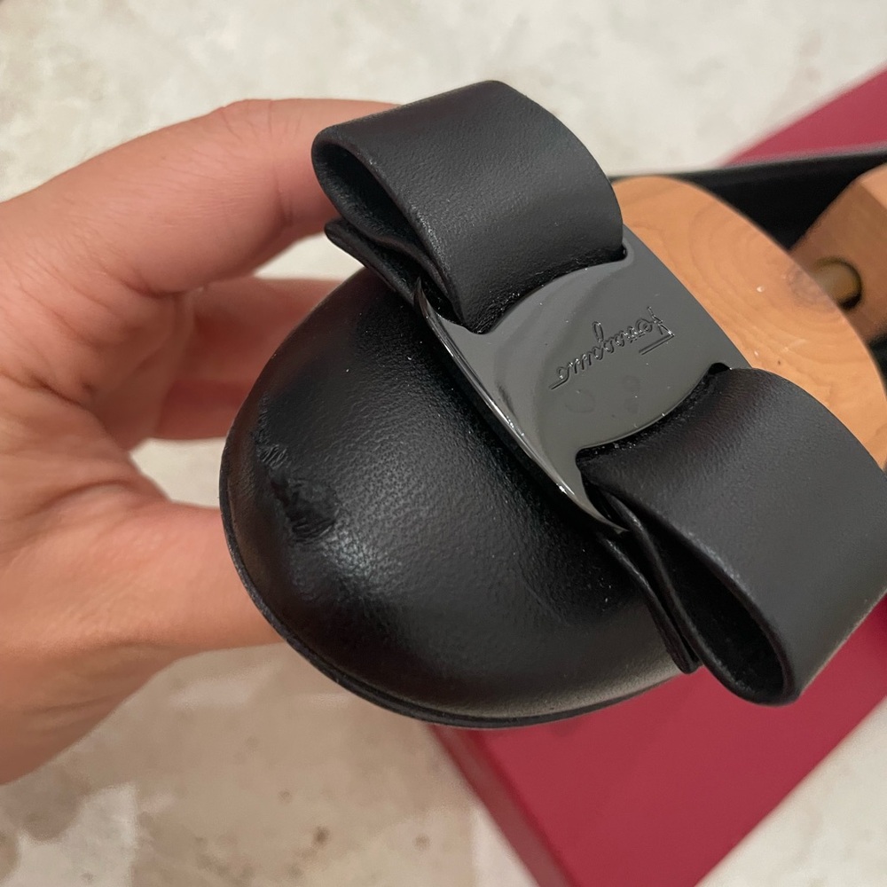 Salvatore Ferragamo Black Bow Ballet Flats - Picture 4 of 8